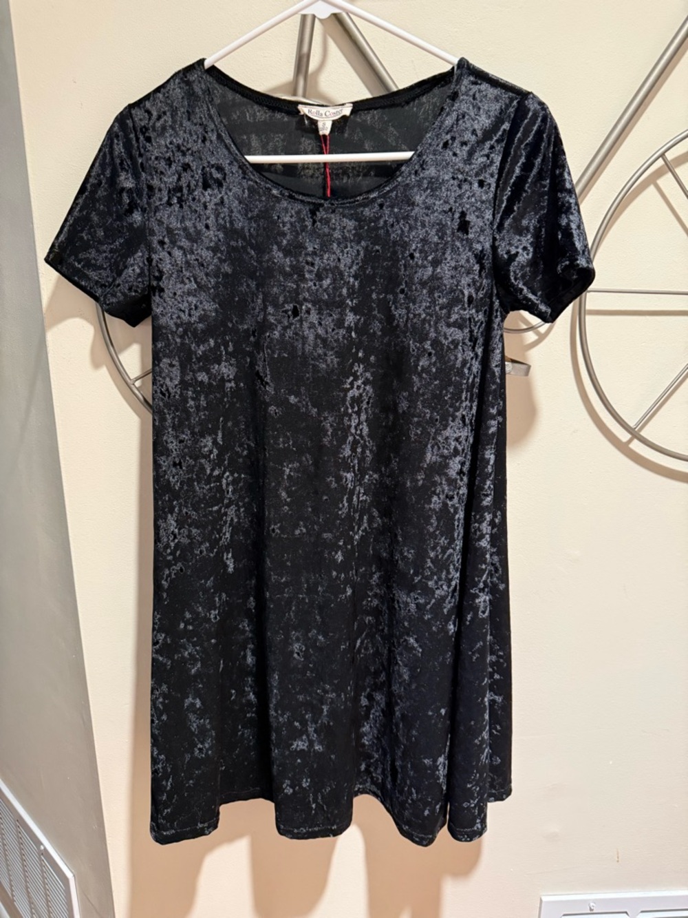 Rolla Coster Velvet Short Sleeve Swing Top - Black Size S